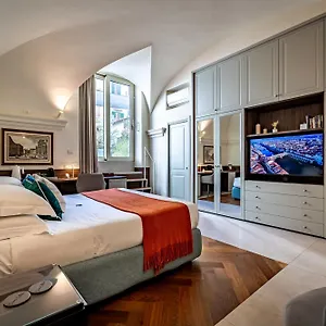 Dimora Collection - Le Corti - Boutique Luxury In A Restored 13th Century Convent, With Sauna And Gym (adults Only) Apartahotel