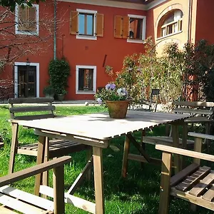 Bed & Breakfast Il Pettirosso Italy